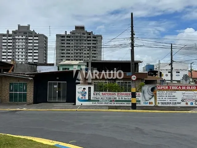 Casa com 363m² 2 quartos e 2 banheiros, à venda, no bairro São Vicente em Itajaí