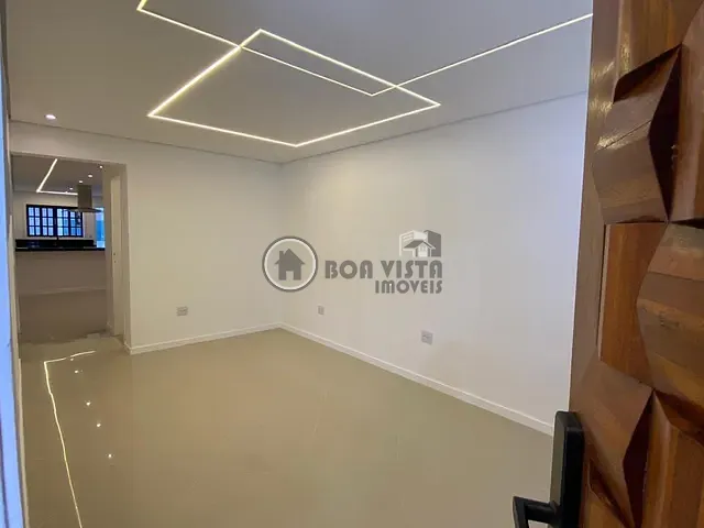 Casa com 300m² 3 quartos e 1 banheiro, à venda, no bairro Jardim São Pedro em Mogi das Cruzes