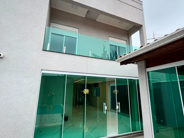 Casa 3 quartos e 4 banheiros, para alugar, no bairro Cidade Parquelandia em Mogi das Cruzes