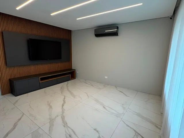 Casa 3 quartos e 4 banheiros, para alugar, no bairro Cidade Parquelandia em Mogi das Cruzes