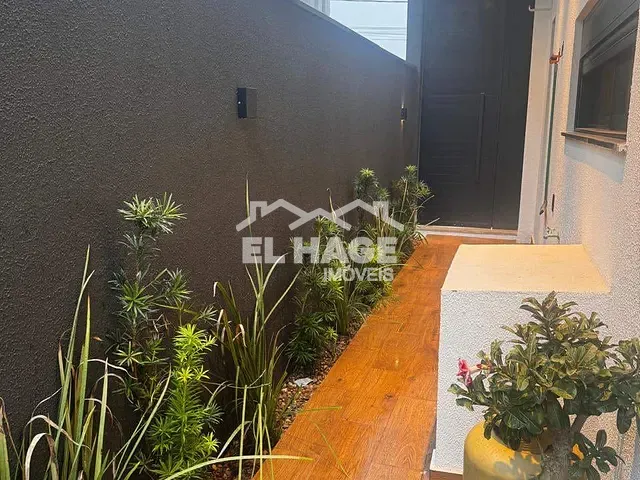 Casa com 300m² 3 quartos e 5 banheiros, à venda, no bairro Jardim Universitário em Cuiabá
