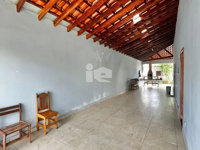 Casa com 300m² 3 quartos e 2 banheiros, à venda, no bairro Kasato Maru em Rolândia