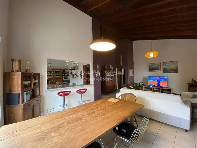 Casa 4 quartos e 3 banheiros, para alugar, no bairro Jardim Holanda em Holambra
