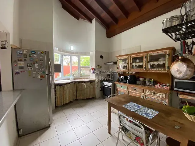 Casa 4 quartos e 3 banheiros, para alugar, no bairro Jardim Holanda em Holambra