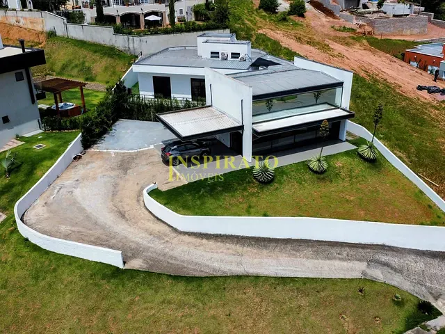 Casa com 1030m² 3 quartos e 4 banheiros, à venda, no bairro Ivoturucaia em Jundiaí