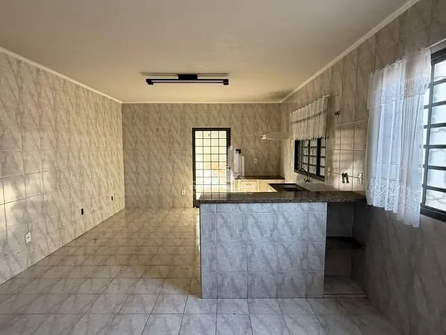 Casa 2 quartos e 3 banheiros, à venda, no bairro Jardim Topázio em Pederneiras