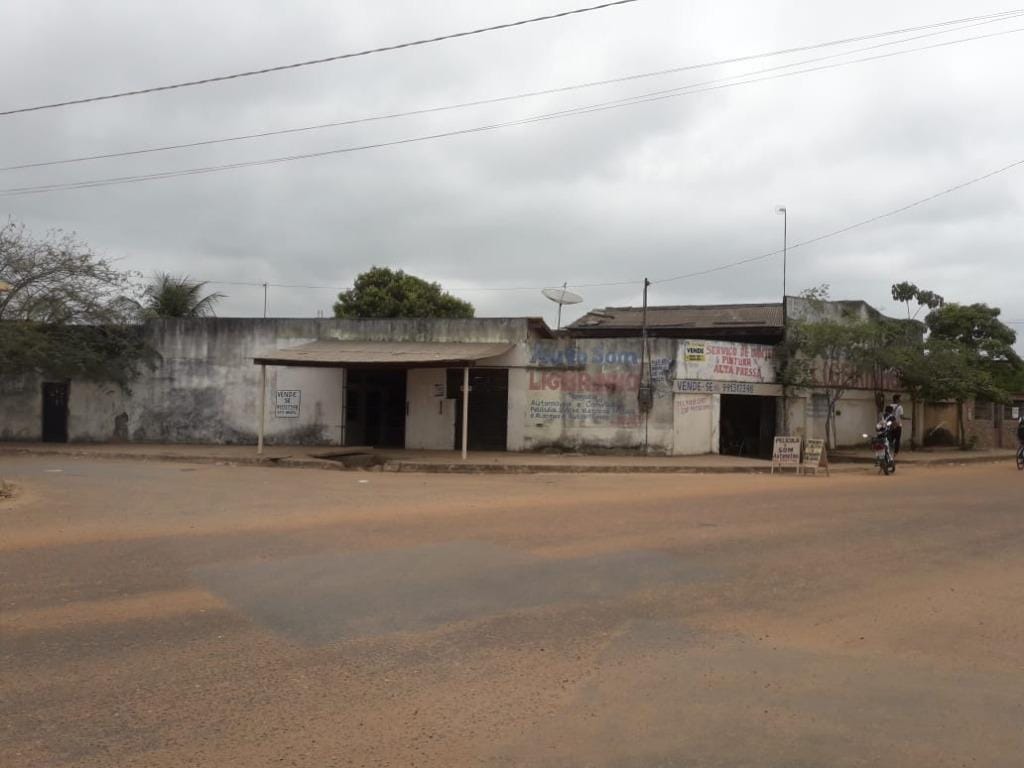 Casa à venda com 1 quarto, 400m² - Foto 1