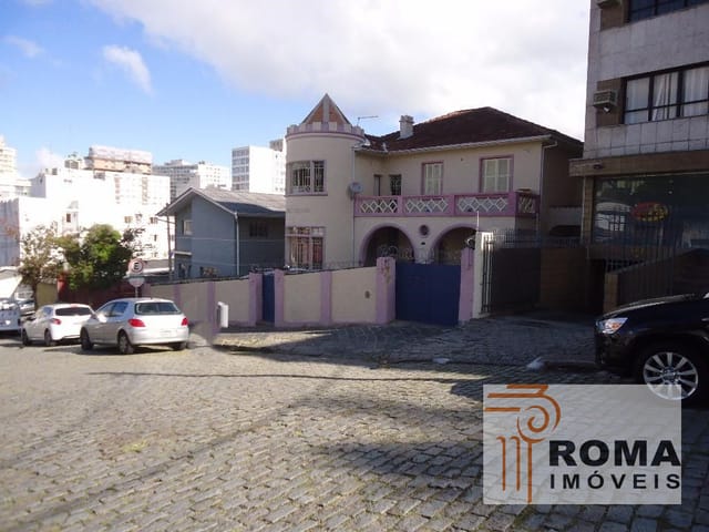 Casa com 480m² 4 quartos e 5 banheiros, à venda, no bairro Cristo Rei em Curitiba