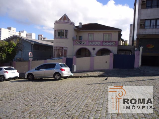 Casa com 480m² 4 quartos e 5 banheiros, à venda, no bairro Cristo Rei em Curitiba