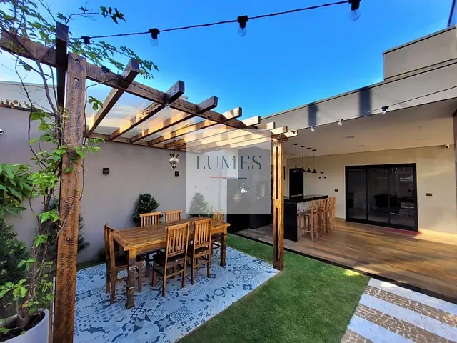 Casa com 250m² 3 quartos e 3 banheiros, à venda, no bairro Jardim Cândido Bertini em Santa Bárbara D'Oeste