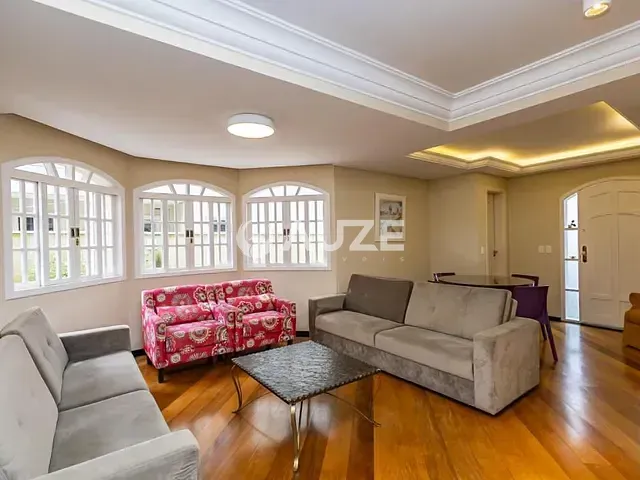 Casa com 302m² 4 quartos e 5 banheiros, para alugar, no bairro Campo Comprido em Curitiba
