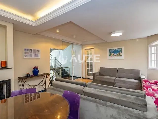 Casa com 302m² 4 quartos e 5 banheiros, para alugar, no bairro Campo Comprido em Curitiba