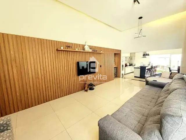 Casa com 300m² 3 quartos e 4 banheiros, à venda, no bairro Piracangaguá em Taubaté