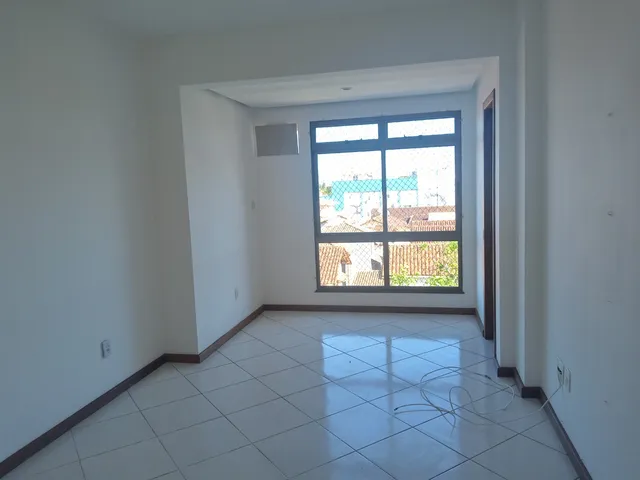 Casa 2 quartos e 1 banheiro, à venda, no bairro Extensão Novo Rio das Ostras em Rio das Ostras