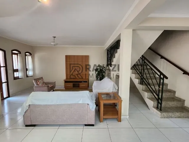 Casa com 308m² 3 quartos e 4 banheiros, à venda, no bairro Jardim Niero em Louveira