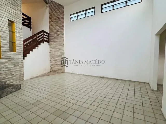 Casa com 1400m² 6 quartos e 3 banheiros, à venda, no bairro Bonsucesso em Olinda
