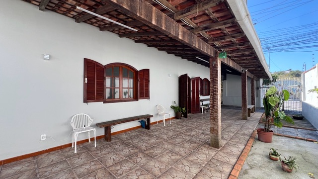Casa com 321m² 4 quartos e 2 banheiros, à venda, no bairro Vila Blanche em Cabo Frio