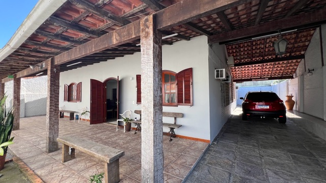 Casa com 321m² 4 quartos e 2 banheiros, à venda, no bairro Vila Blanche em Cabo Frio
