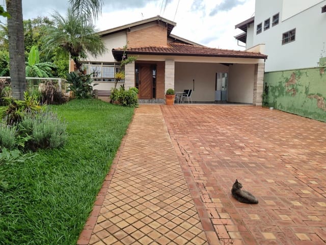 Casa com 710m² 3 quartos e 2 banheiros, à venda, no bairro Jardim Canadá em São João da Boa Vista