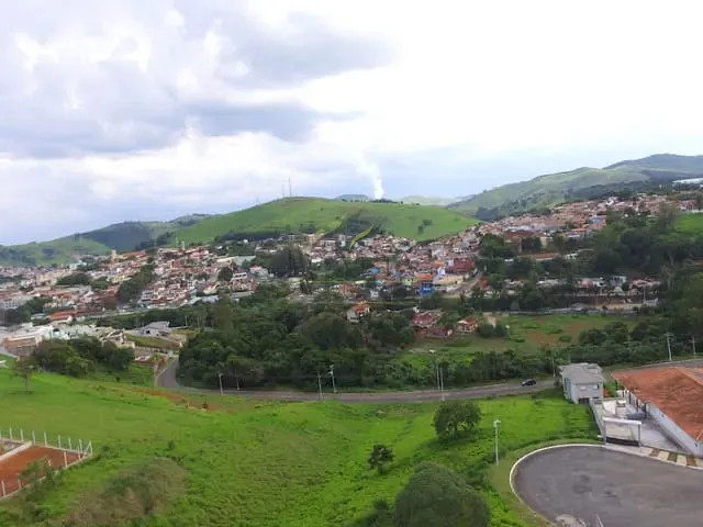 Casa com 340m² 5 quartos e 6 banheiros, à venda, no bairro Boa Vista em Piracaia