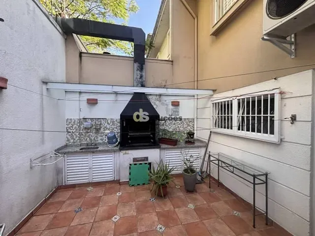 Casa 4 quartos e 3 banheiros, à venda, no bairro Vila Mariana em São Paulo