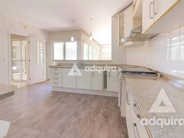 Casa 3 quartos e 5 banheiros, à venda, no bairro Estrela em Ponta Grossa