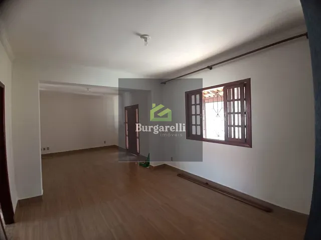 Casa 3 quartos e 1 banheiro, para alugar, no bairro Jardim Eldorado em Lavras