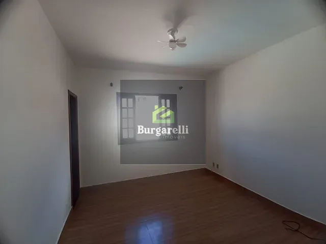 Casa 3 quartos e 1 banheiro, para alugar, no bairro Jardim Eldorado em Lavras