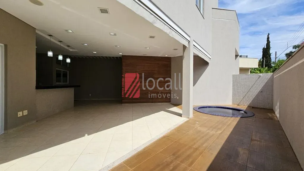 Casa com 5 quartos à venda e aluguel, 430m² — foto 2 de 42