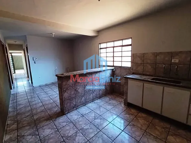 Casa 3 quartos e 2 banheiros, para alugar, no bairro Jardim Guanabara II em Ituverava