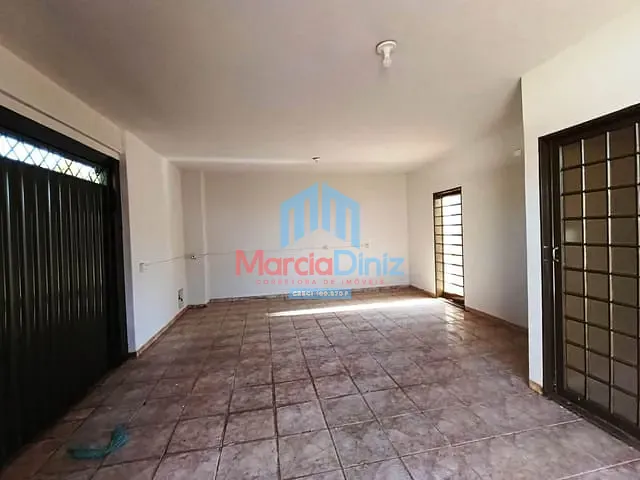 Casa 3 quartos e 2 banheiros, para alugar, no bairro Jardim Guanabara II em Ituverava