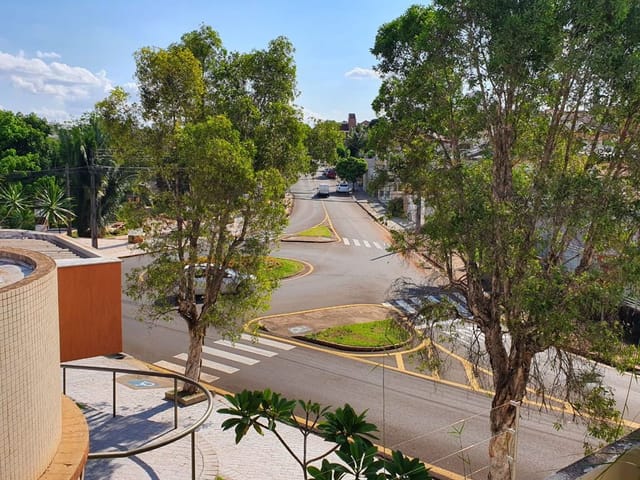 Casa com 415m² 3 quartos e 2 banheiros, à venda ou para alugar, no bairro Jardim Vila Rica em Cambé