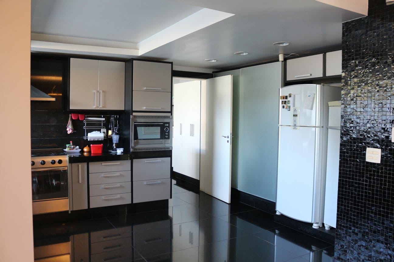 Casa com 4 quartos, 1 suíte, com 2.230 área total e de 869 metros quadrados de área construída, 3 salas, 2 varandas, à venda, São Luiz, Belo Horizonte, MG miniatura 11
