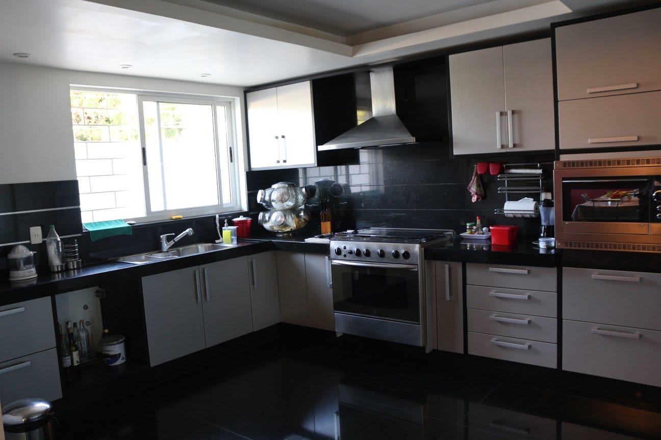 Casa com 4 quartos, 1 suíte, com 2.230 área total e de 869 metros quadrados de área construída, 3 salas, 2 varandas, à venda, São Luiz, Belo Horizonte, MG miniatura 18