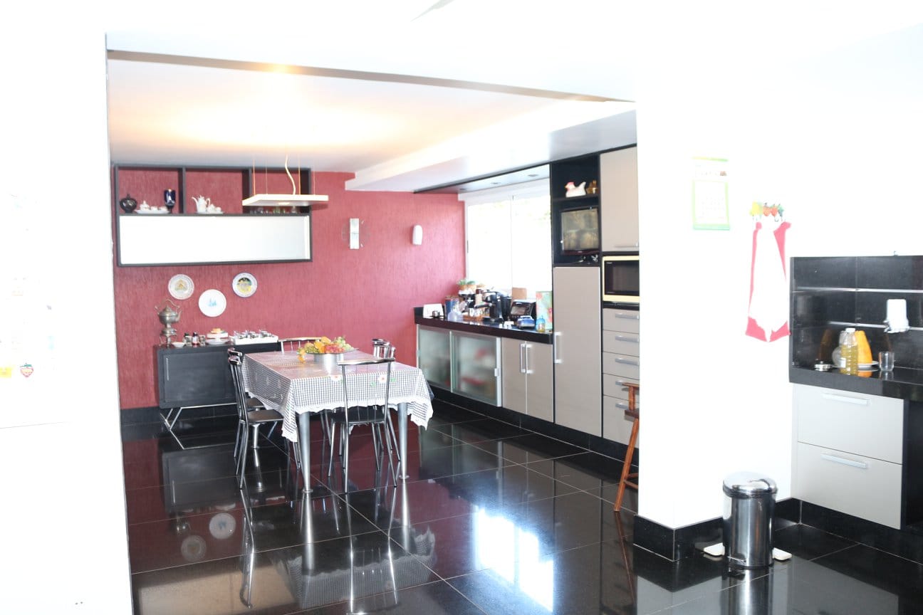 Casa com 4 quartos, 1 suíte, com 2.230 área total e de 869 metros quadrados de área construída, 3 salas, 2 varandas, à venda, São Luiz, Belo Horizonte, MG miniatura 17