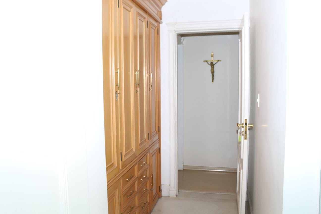 Casa com 4 quartos, 1 suíte, com 2.230 área total e de 869 metros quadrados de área construída, 3 salas, 2 varandas, à venda, São Luiz, Belo Horizonte, MG miniatura 19
