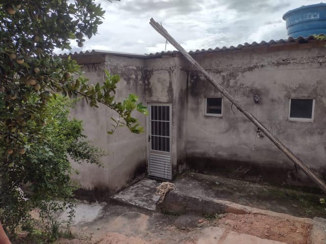 Casa 2 quartos e 1 banheiro, à venda, no bairro Imperial em Santa Luzia