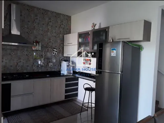 Sobrado com 176m² 3 quartos e 2 banheiros, à venda, no bairro Loteamento Residencial e Comercial Alessandra em Pindamonhangaba