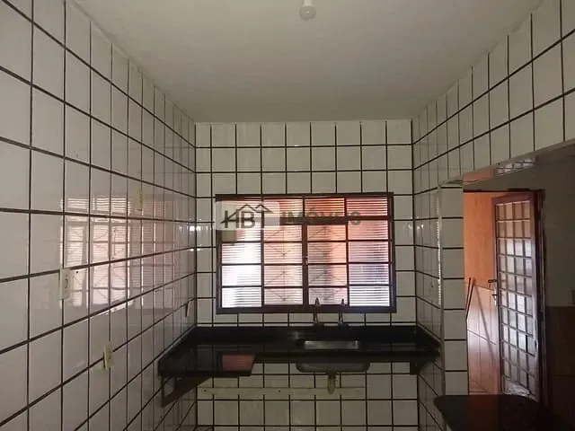 Casa com 200m² 3 quartos e 1 banheiro, à venda, no bairro Vila Santa Cecilia em Agudos