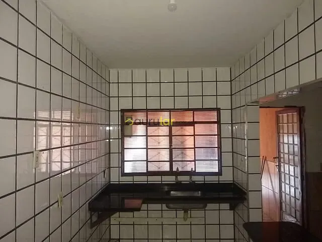 Casa com 200m² 3 quartos e 1 banheiro, à venda, no bairro Vila Santa Cecilia em Agudos