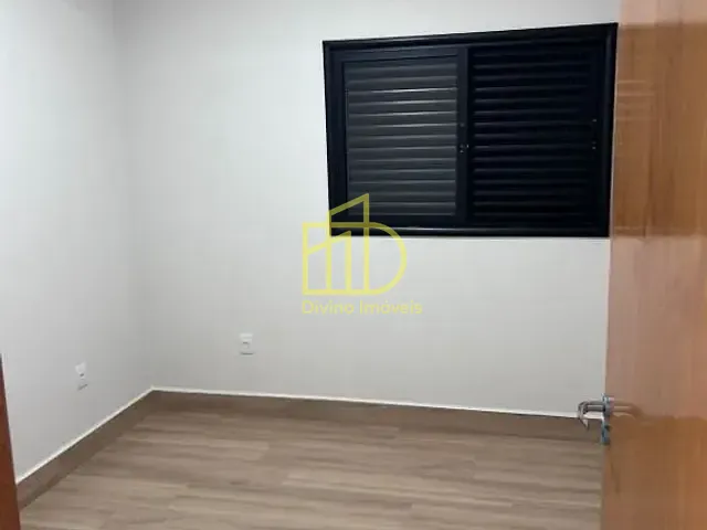 Casa com 212m² 3 quartos e 2 banheiros, à venda, no bairro Condomínio Golden Park Residence em Sorocaba