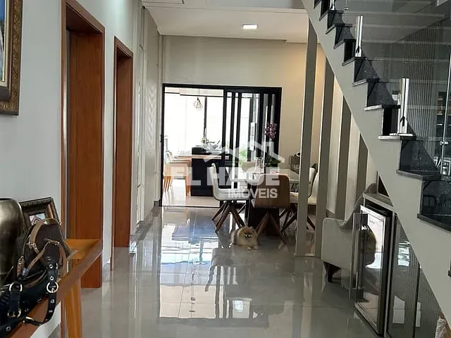 Casa com 250m² 3 quartos e 3 banheiros, à venda, no bairro Loteamento Salvador Costa Marques em Cuiabá