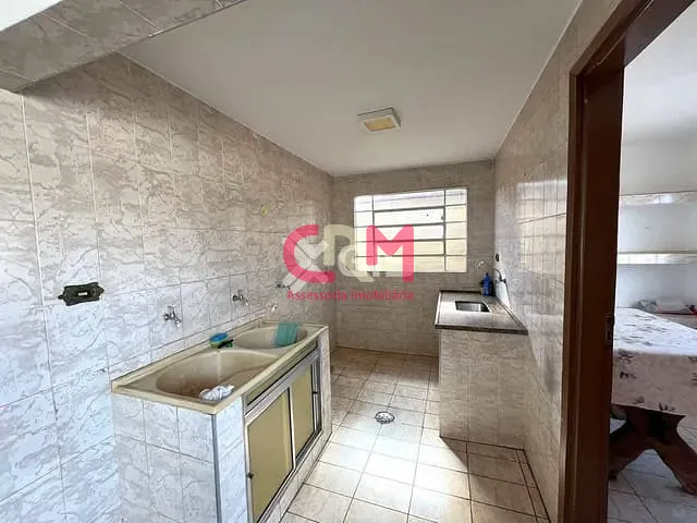 Casa com 440m² 3 quartos e 2 banheiros, à venda, no bairro Centro em Taquaritinga