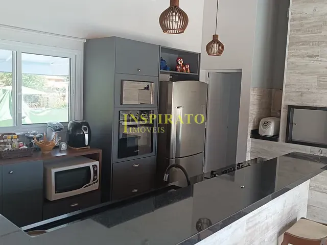 Casa com 1000m² 3 quartos e 5 banheiros, à venda, no bairro Medeiros em Jundiaí