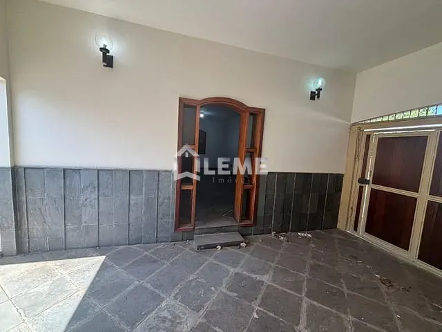 Casa com 228m² 3 quartos e 2 banheiros, à venda, no bairro Centro em Mococa