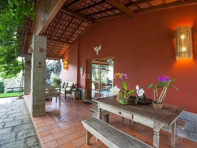 Casa com 2130m² 3 quartos e 3 banheiros, à venda, no bairro Parque do Imbui em Teresópolis