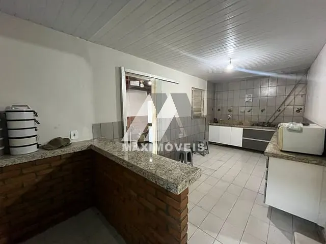 Casa com 148m² 4 quartos e 1 banheiro, à venda, no bairro Centro em Araçuaí