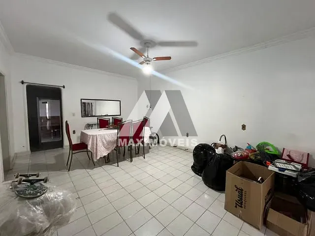 Casa com 148m² 4 quartos e 1 banheiro, à venda, no bairro Centro em Araçuaí