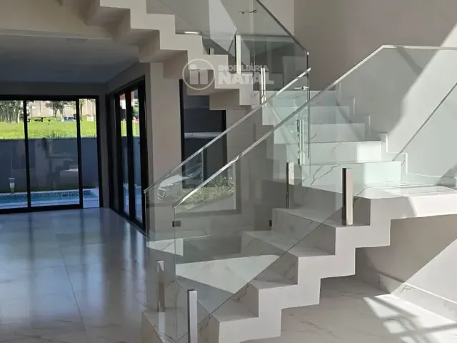 Casa com 261m² 4 quartos e 5 banheiros, à venda, no bairro Conjunto Habitacional Alexandre Urbanas em Londrina