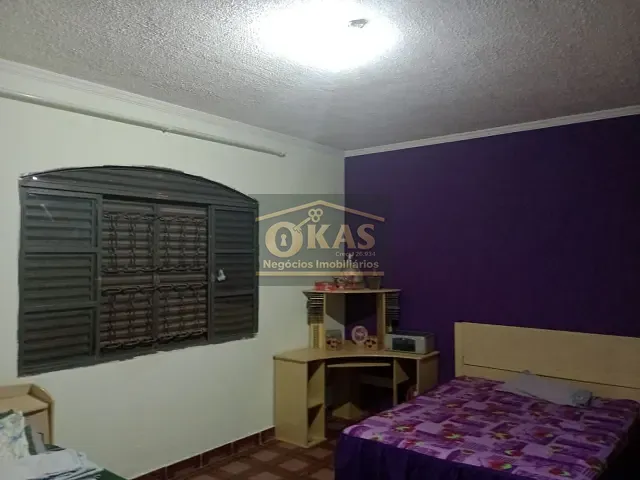 Casa com 300m² 2 quartos e 3 banheiros, à venda, no bairro Vila Colorado em Suzano